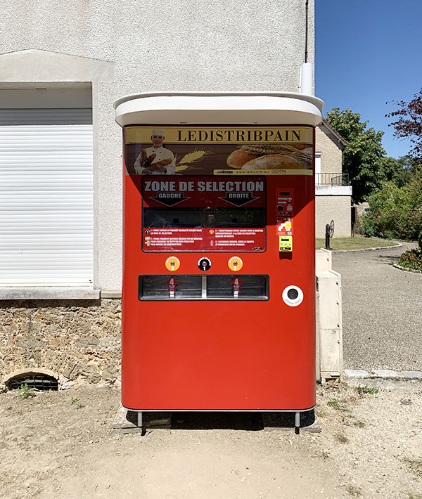 machine à pain et croissants