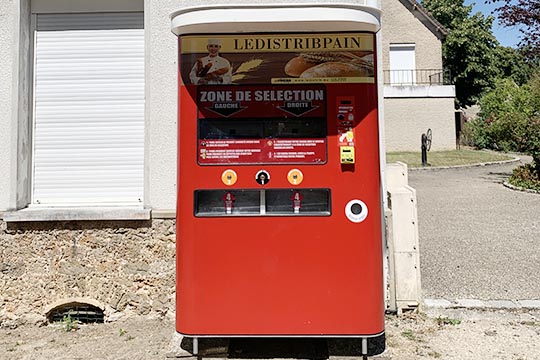 machine à pain et croissants